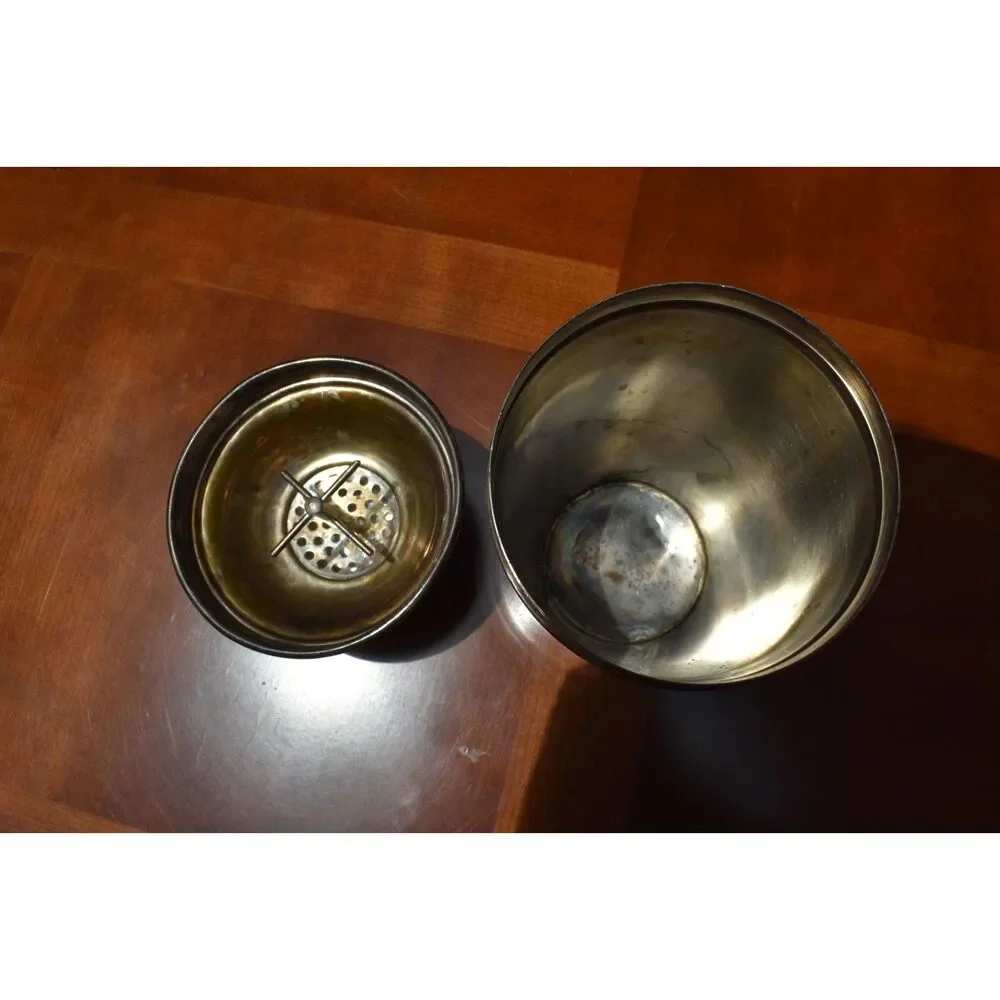 Antique English Silverplate Cocktail Shaker Built In Strainer 1.5 Pint Art Deco